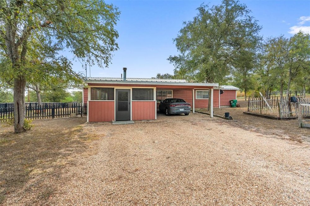212 Thousand Oaks Dr, Cedar Creek, TX